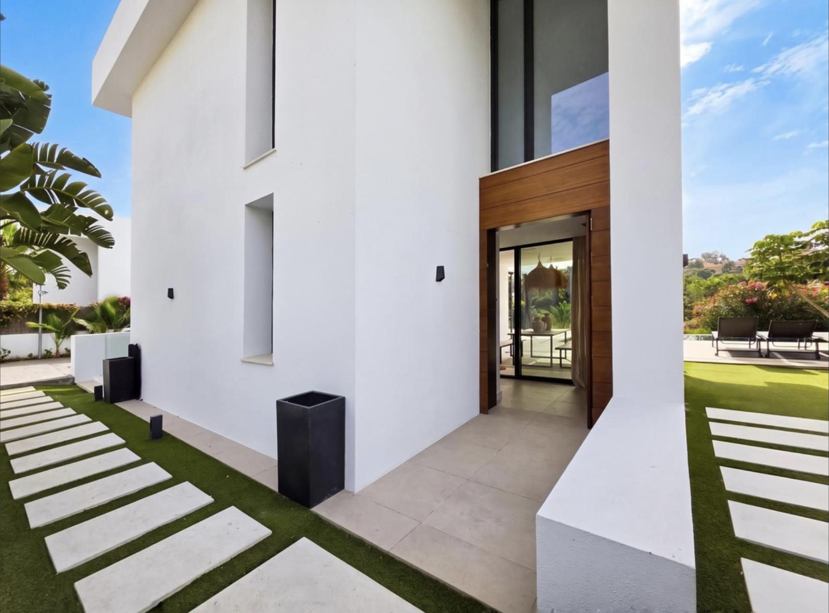 Villa for Sale in Estepona