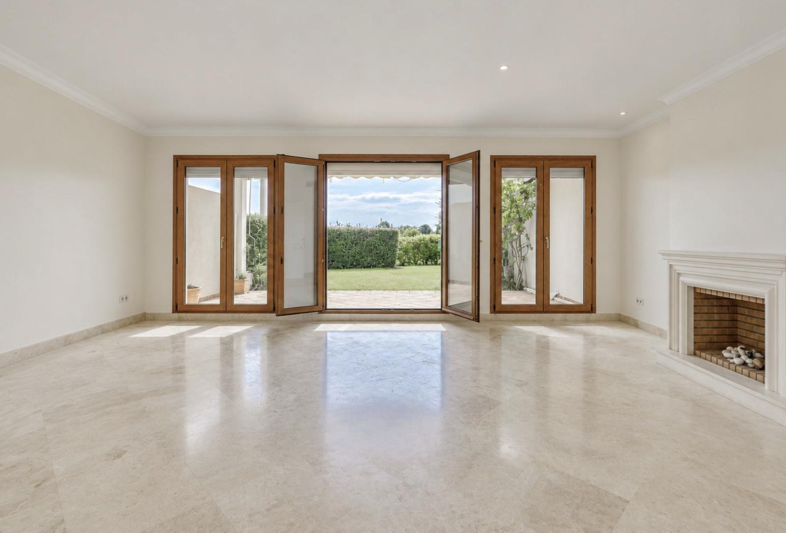 House for Sale in Estepona