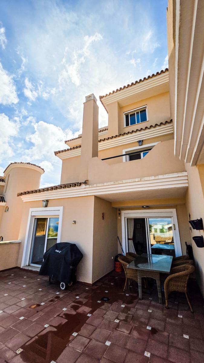Semi-detached House for Sale in Manilva