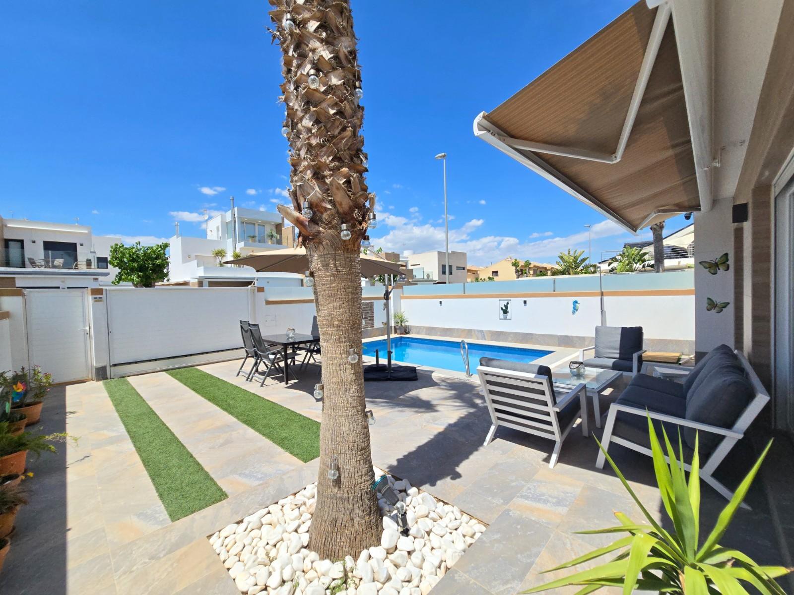 Villa en Venta en Pilar de la Horadada