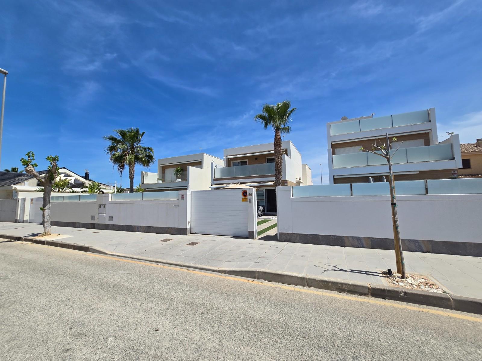 Villa en Venta en Pilar de la Horadada
