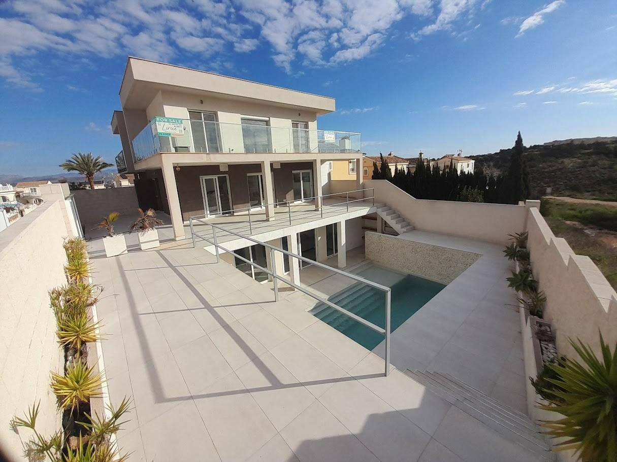 Villa for Sale in Santa Pola