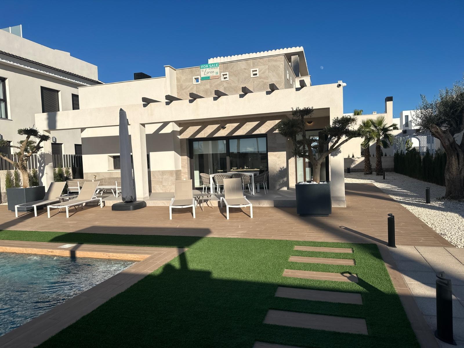 Villa for Sale in Rojales