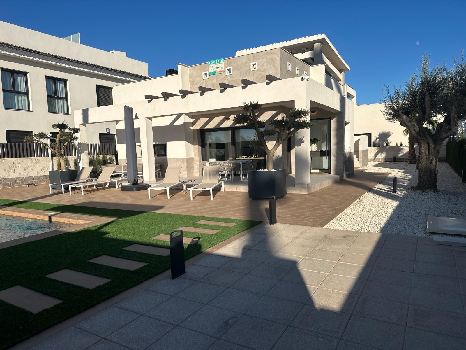 Villa for Sale in Rojales
