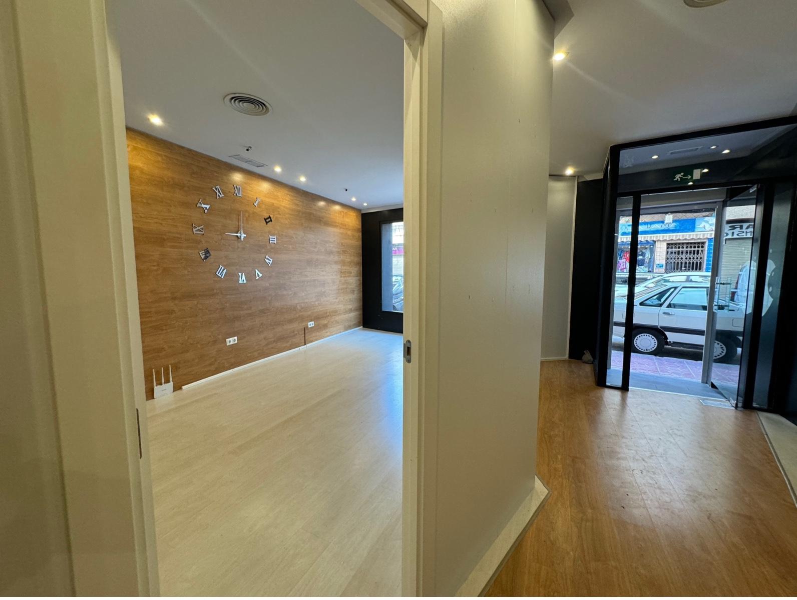 Premise for Sale in Guardamar del Segura