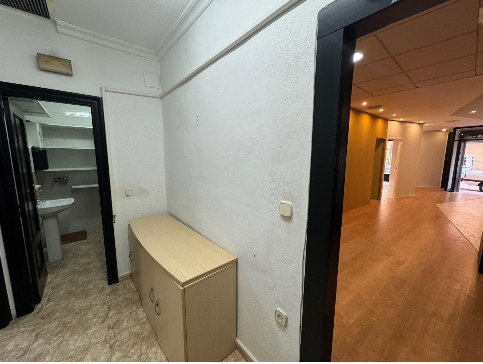 Premise for Sale in Guardamar del Segura
