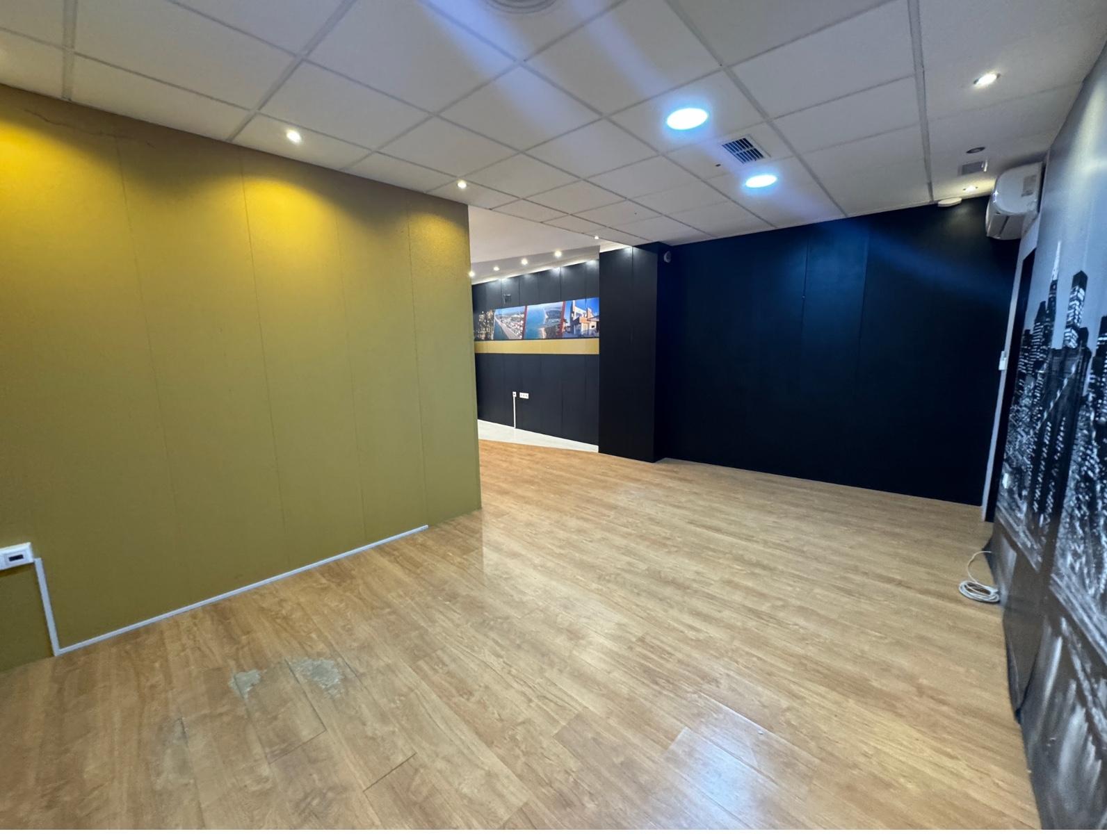 Premise for Sale in Guardamar del Segura