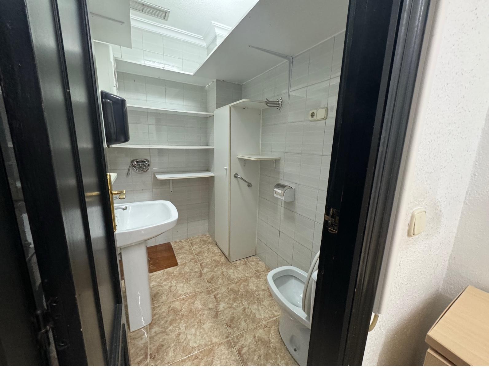Premise for Sale in Guardamar del Segura