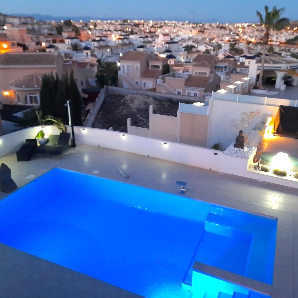 Villa en Venta en Rojales