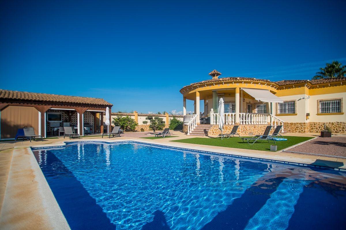 Villa en Venta en Catral