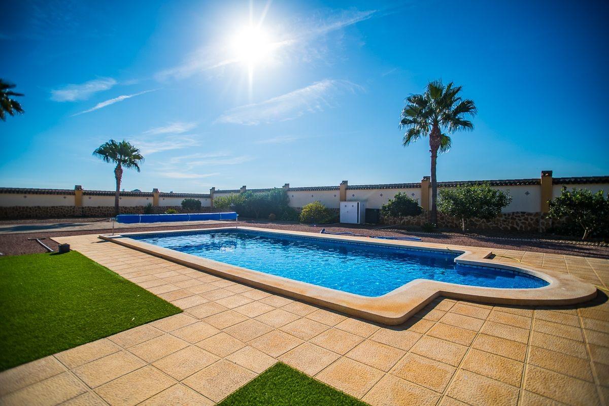 Villa en Venta en Catral