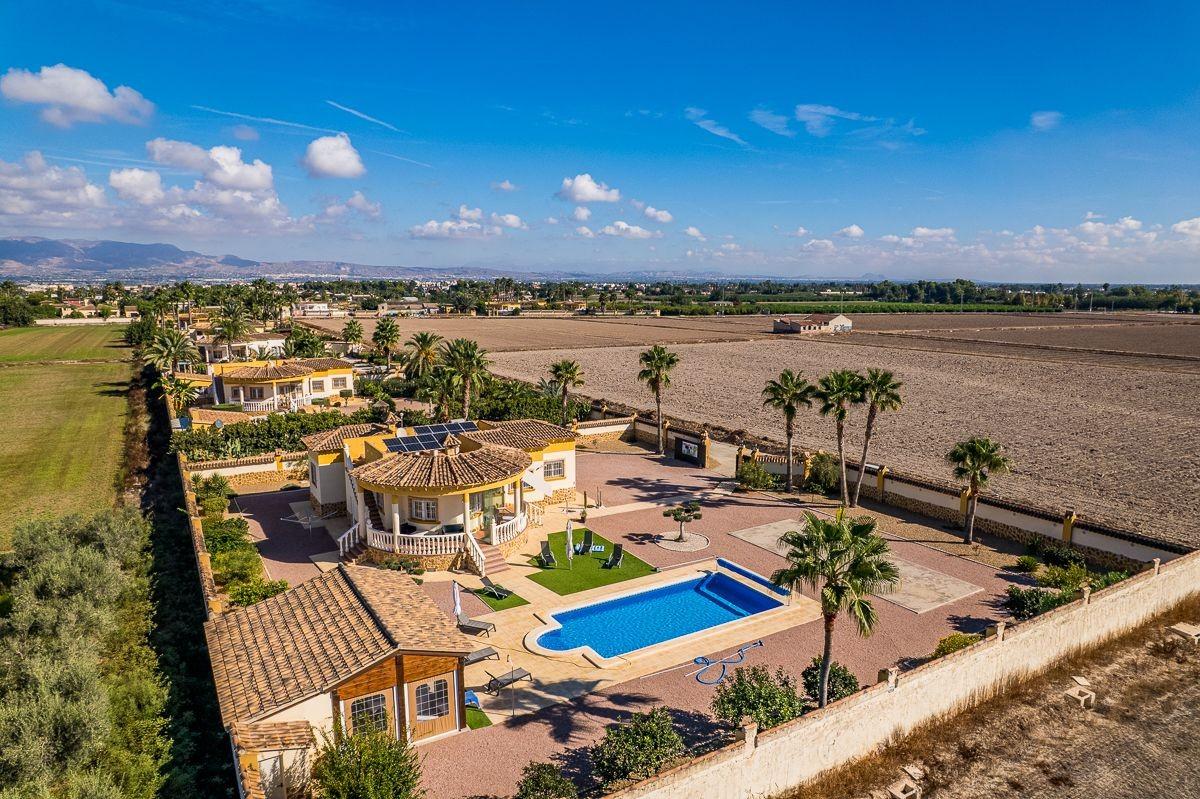 Villa en Venta en Catral