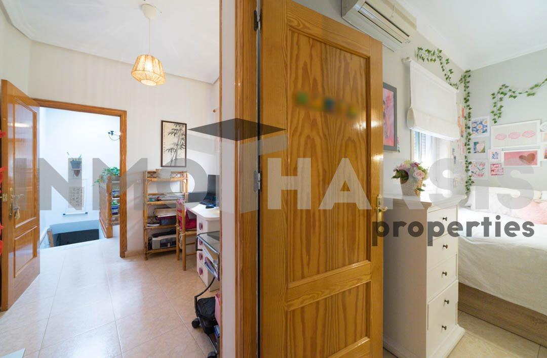Chalet for Sale in Almería