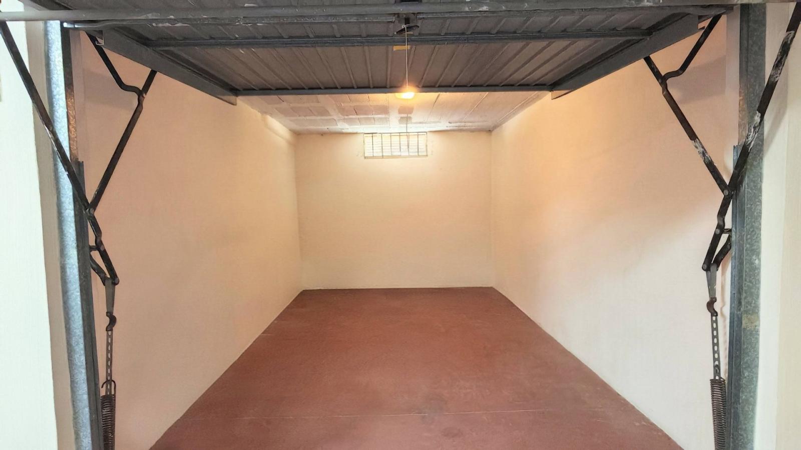 Garage for Rent in Torrox