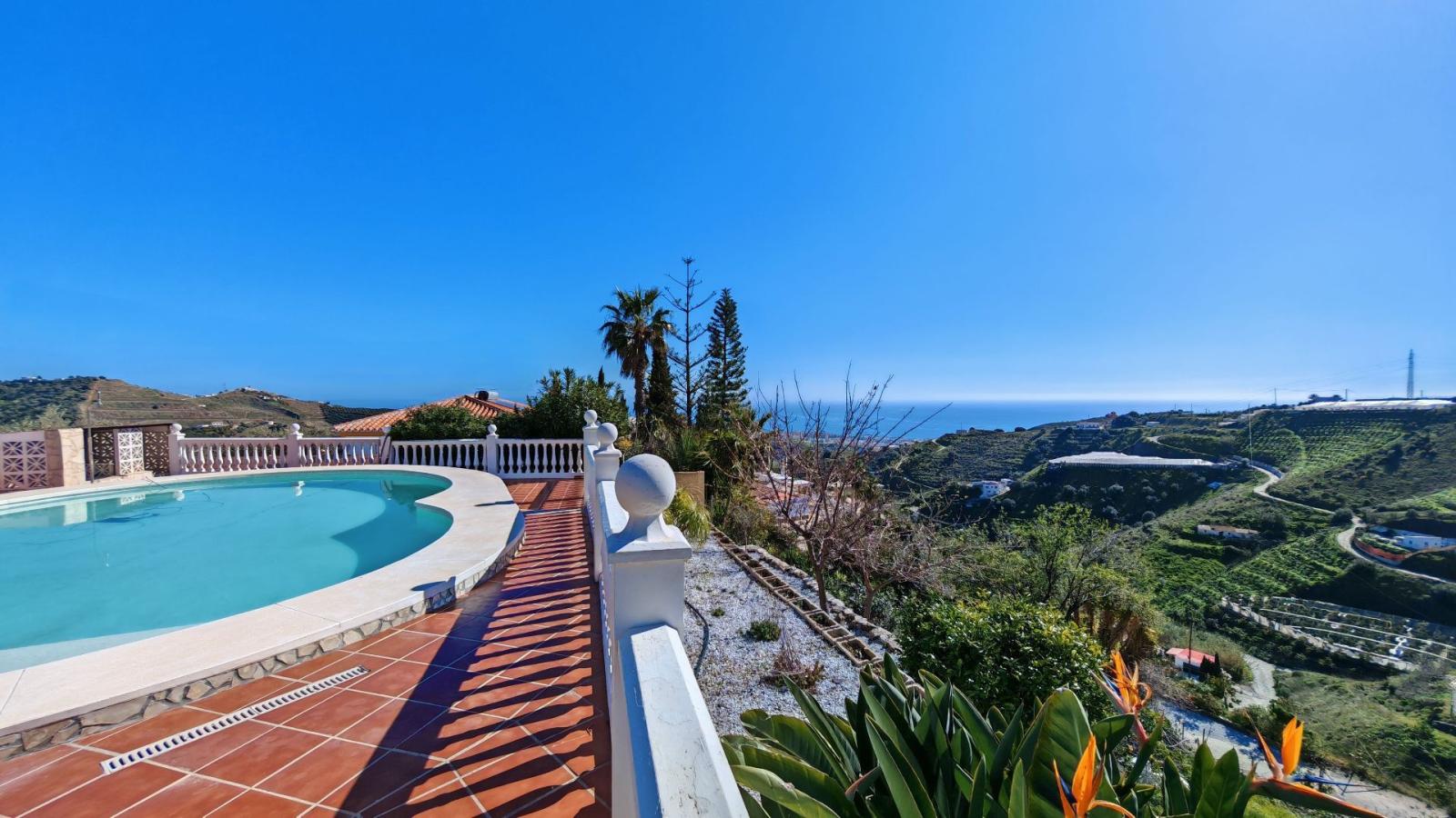 Chalet en Venta en Torrox