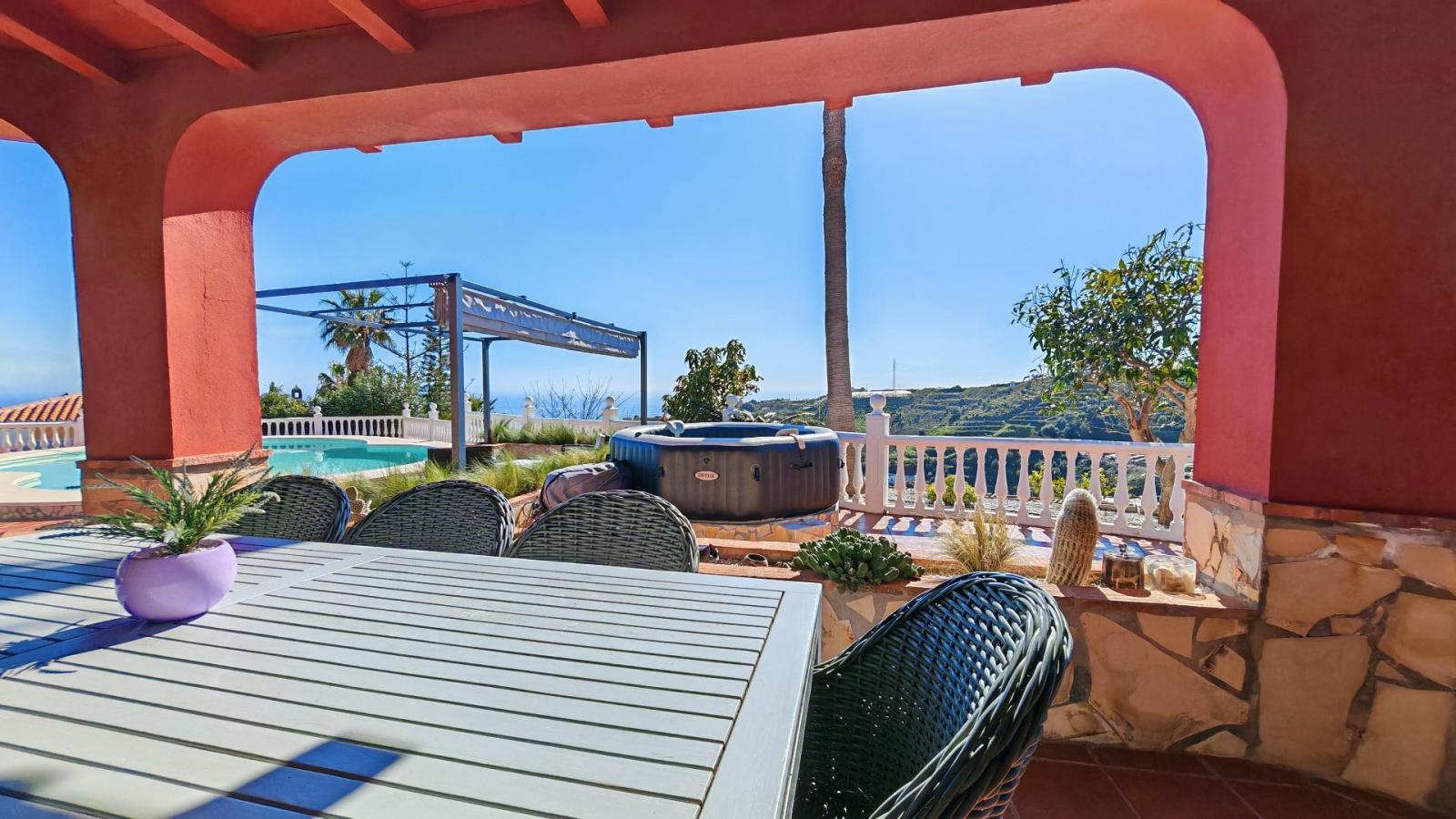 Chalet en Venta en Torrox