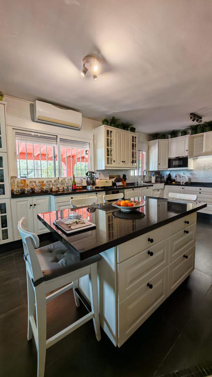 Chalet en Venta en Torrox