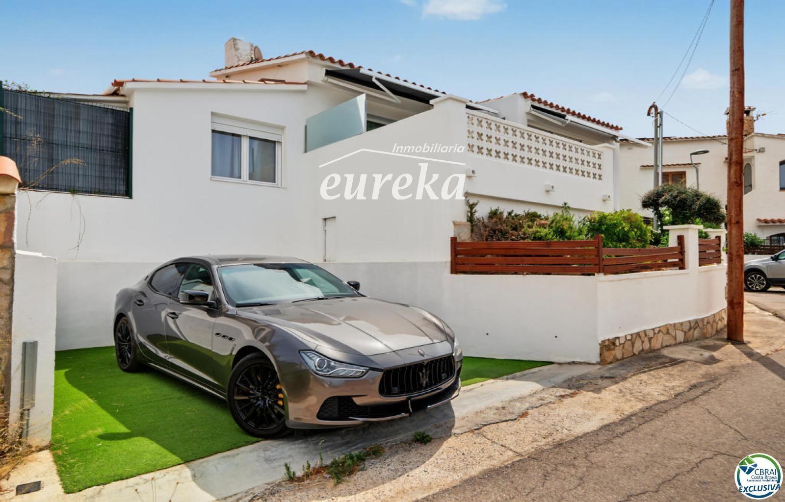 Chalet for Sale in Roses