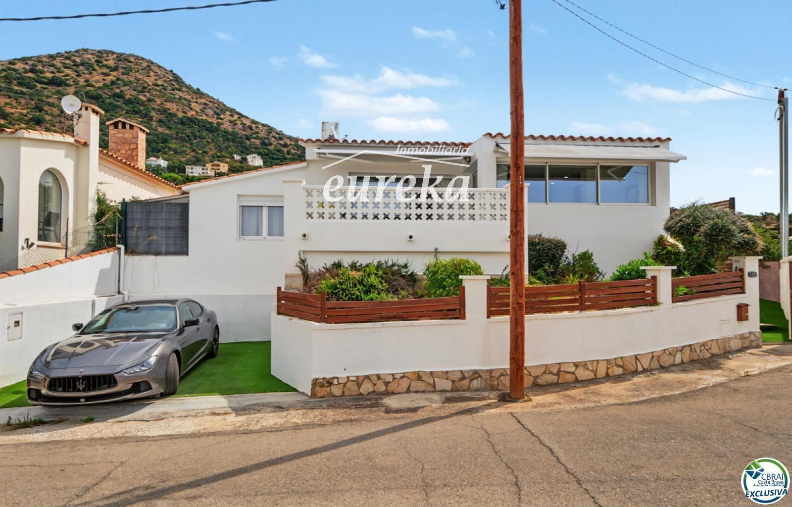 Chalet for Sale in Roses