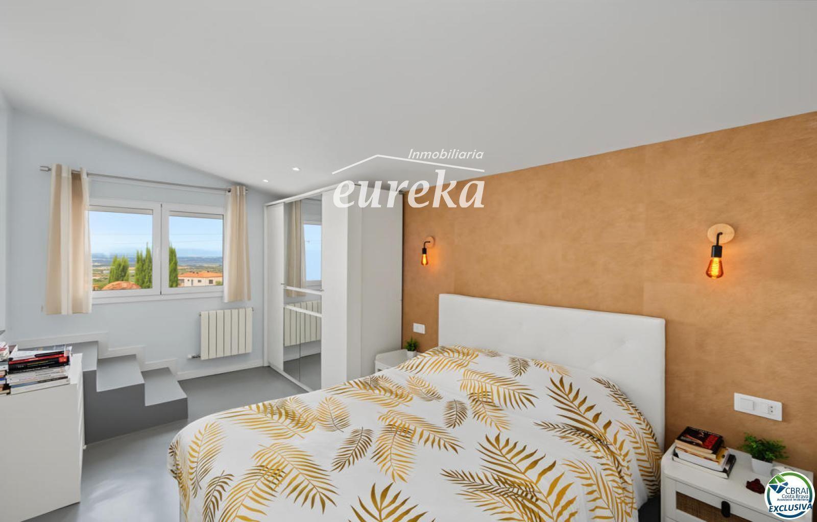 Chalet for Sale in Roses