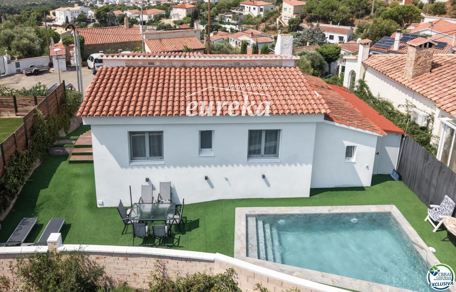 Chalet for Sale in Roses