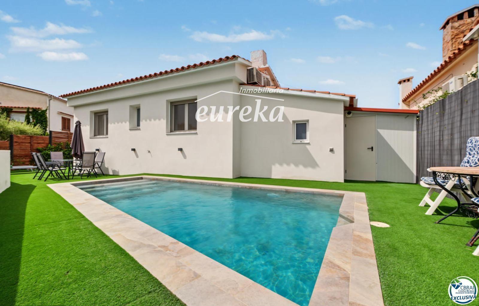 Chalet for Sale in Roses