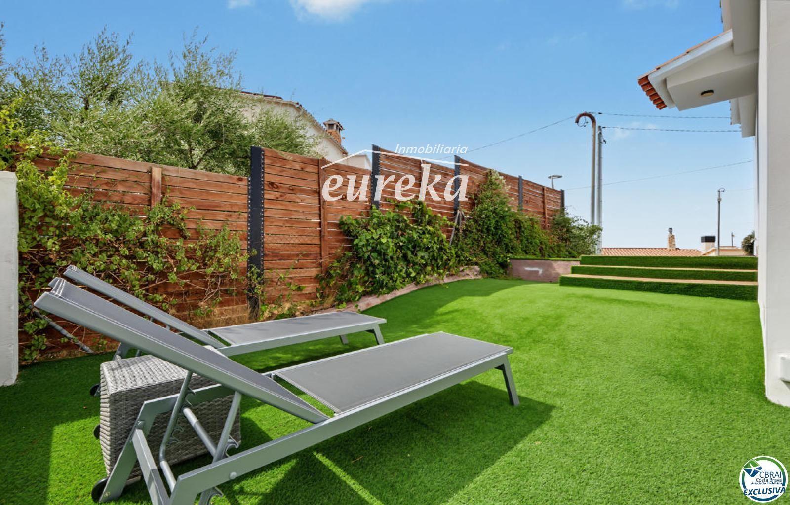 Chalet for Sale in Roses