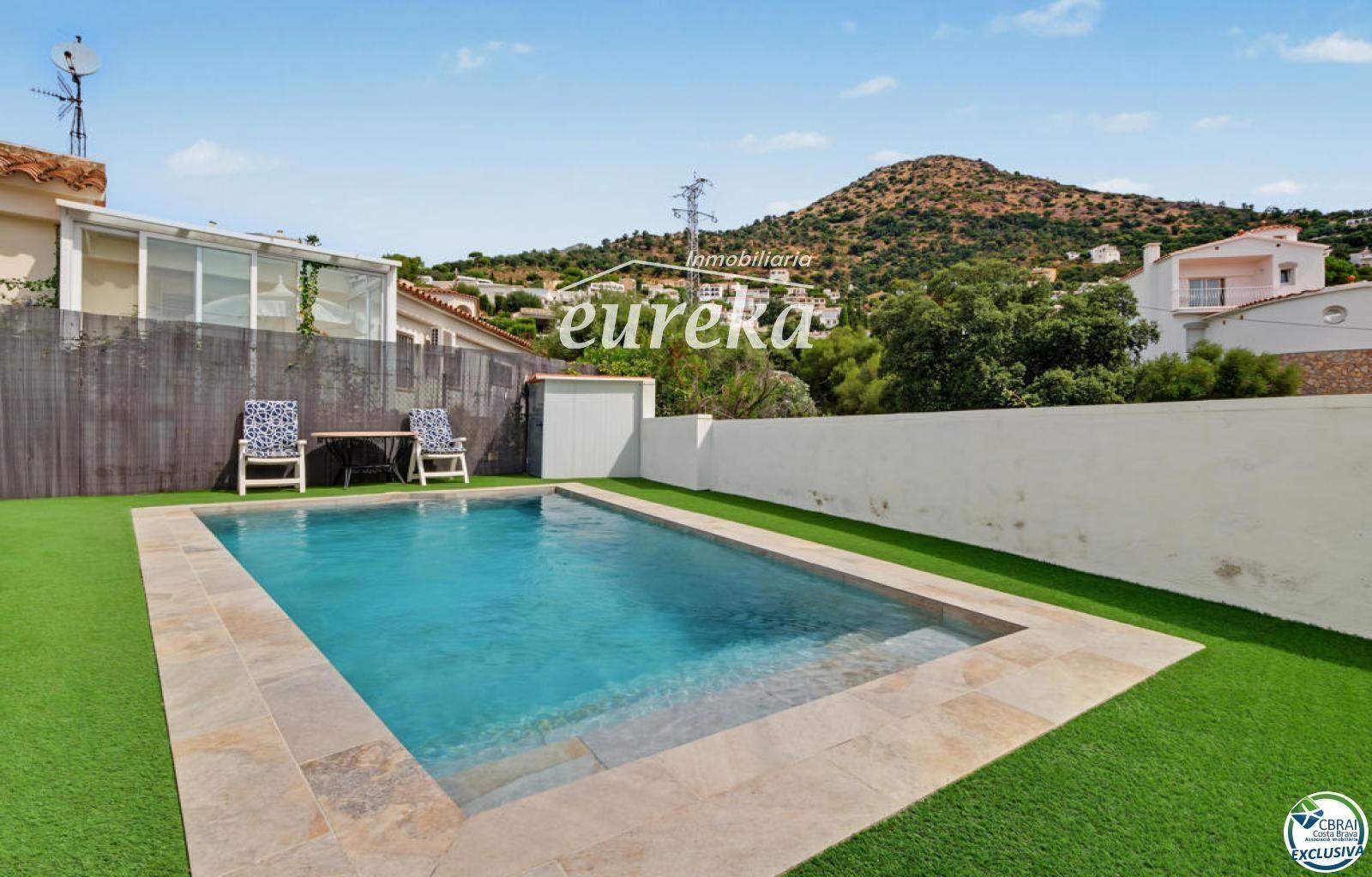 Chalet for Sale in Roses