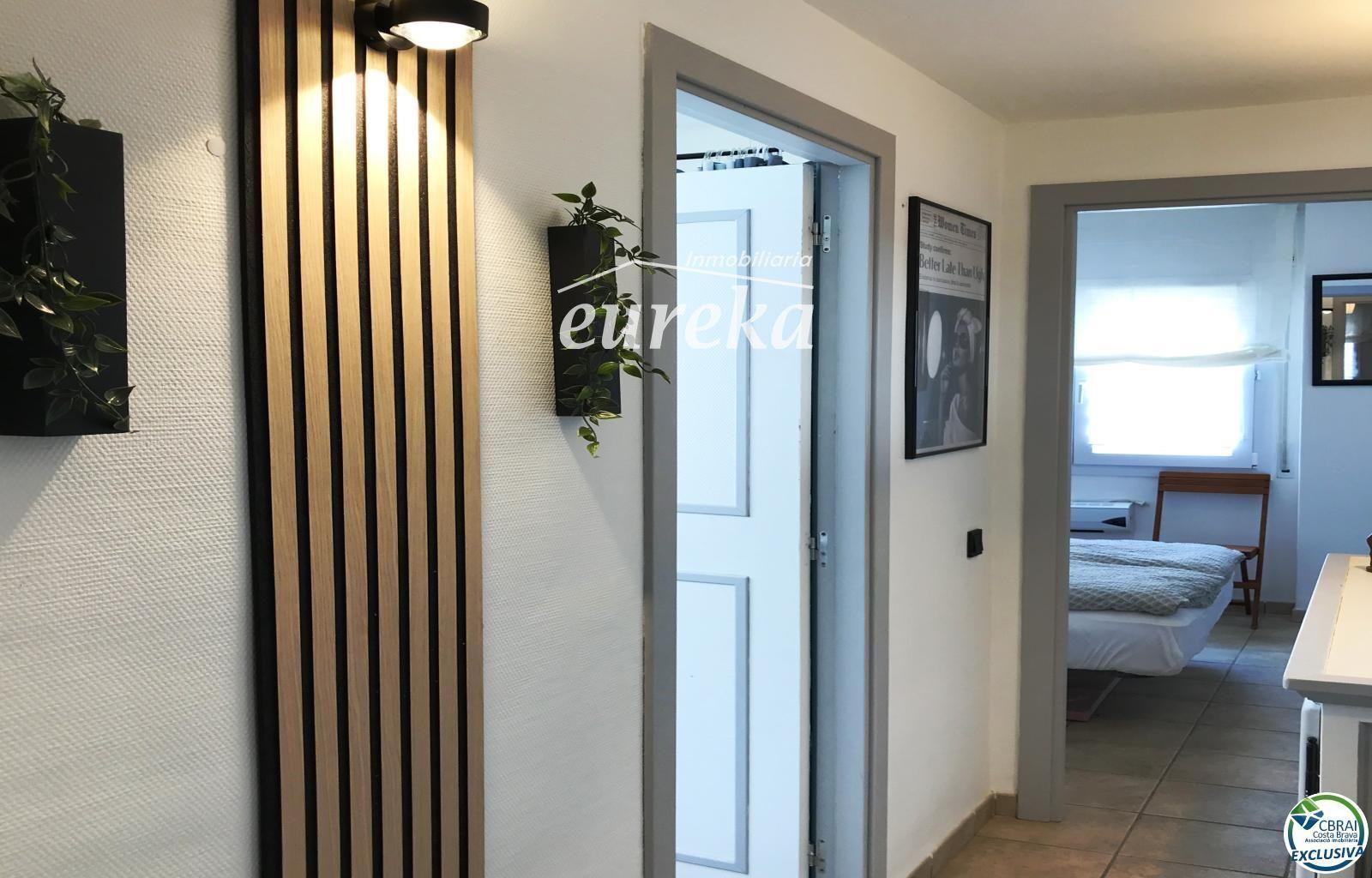 Flat for Sale in Roses