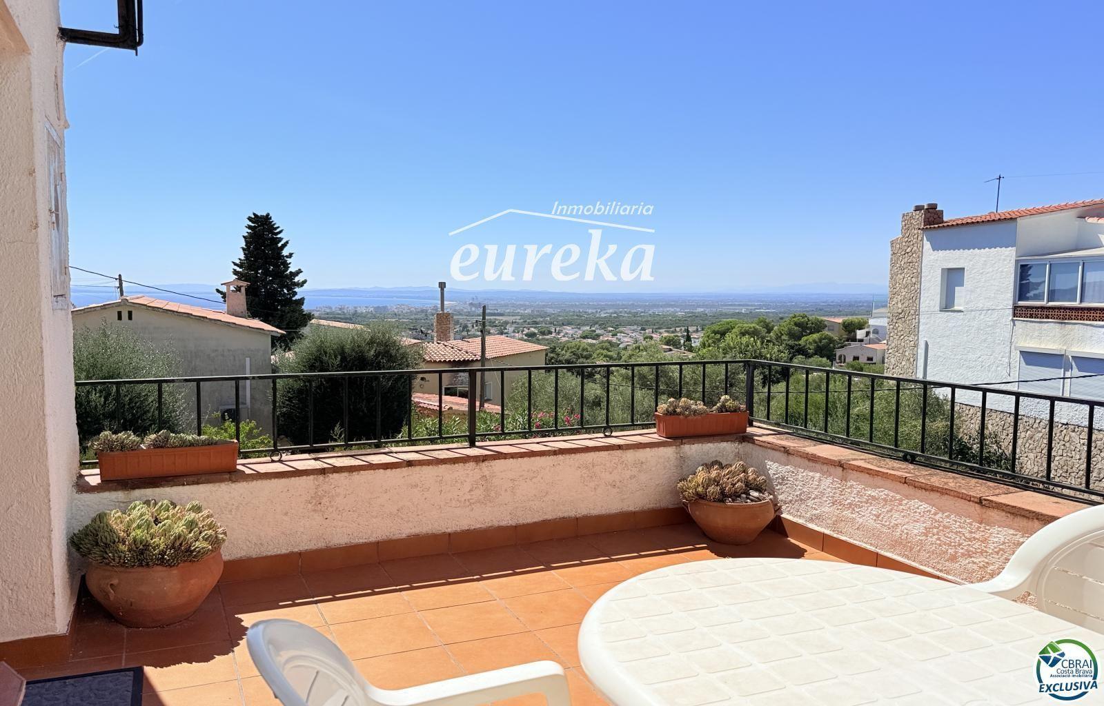 Chalet for Sale in Roses