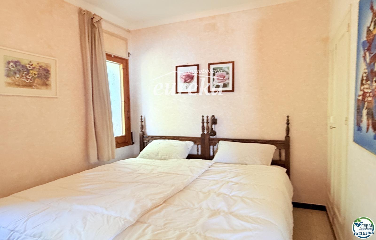 Chalet for Sale in Roses