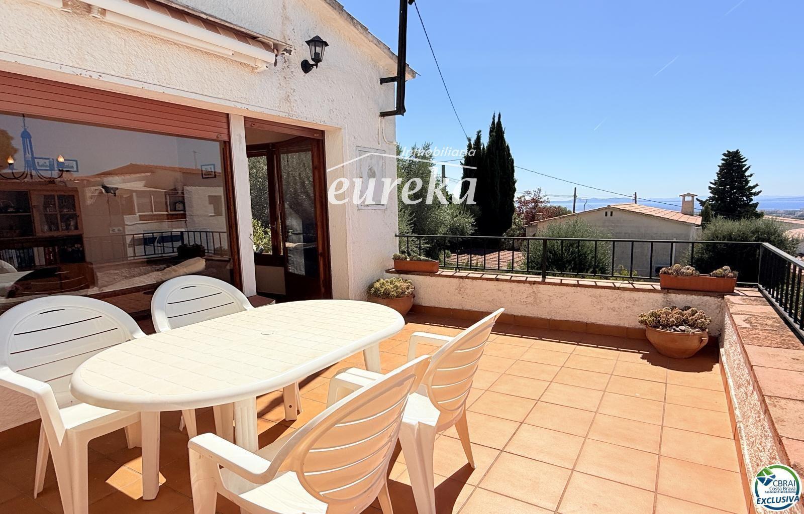 Chalet for Sale in Roses
