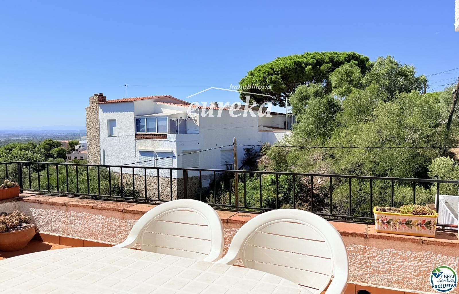Chalet for Sale in Roses