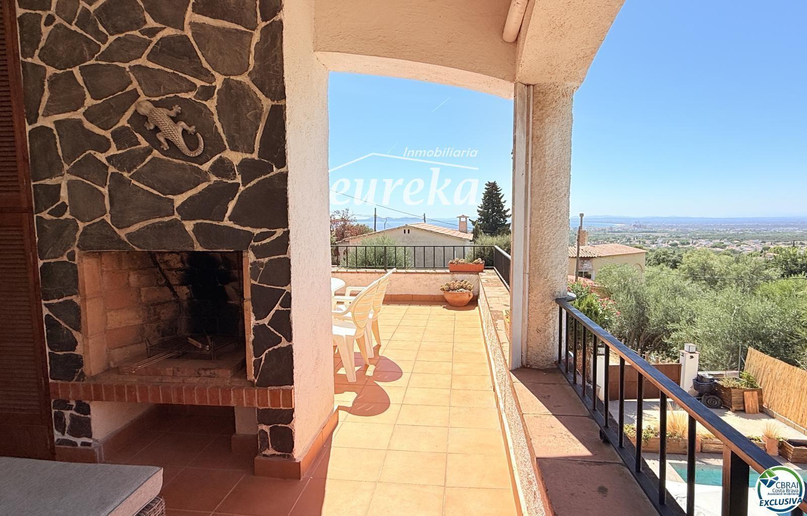 Chalet for Sale in Roses