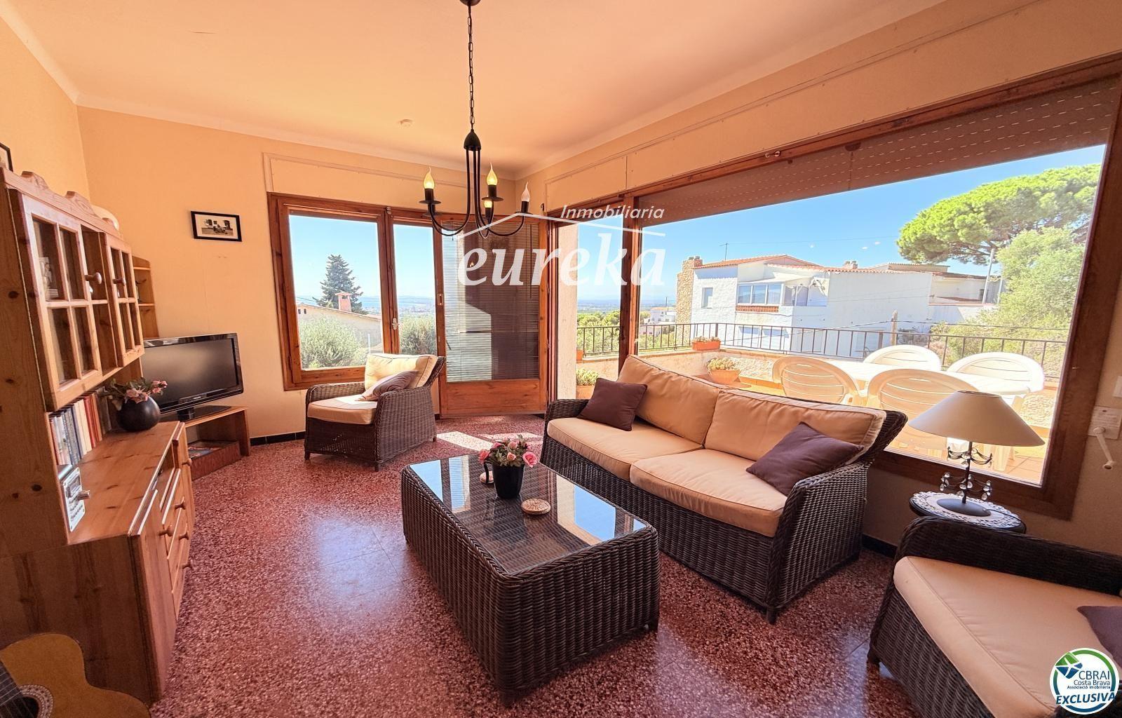 Chalet for Sale in Roses