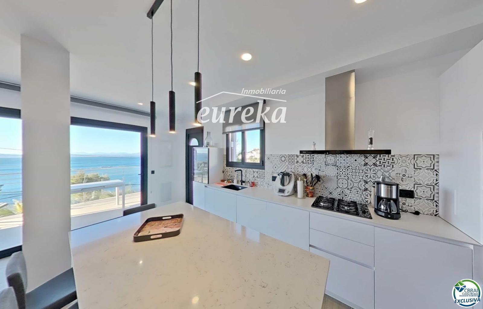 Chalet for Sale in Roses