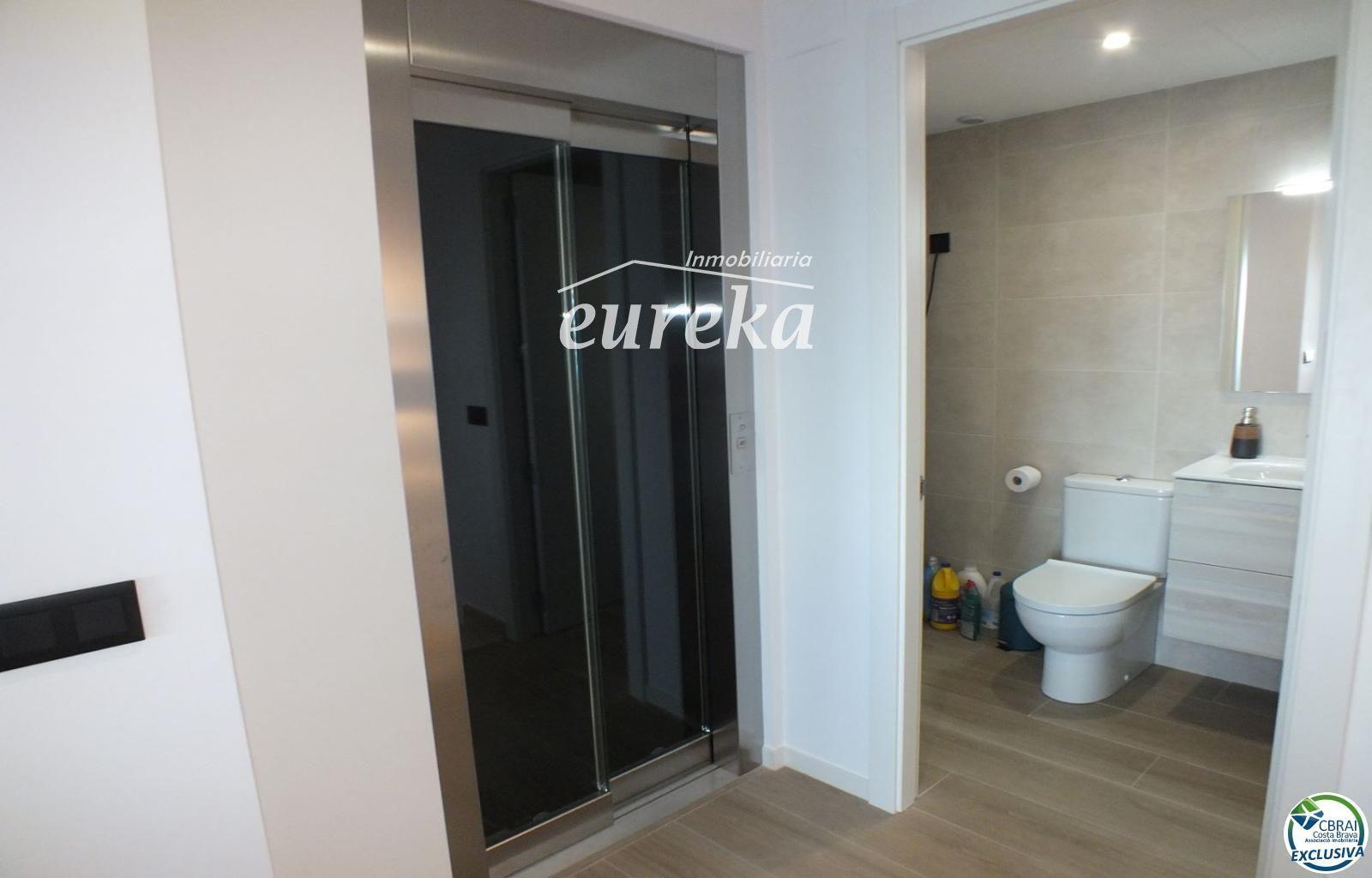 Chalet for Sale in Roses