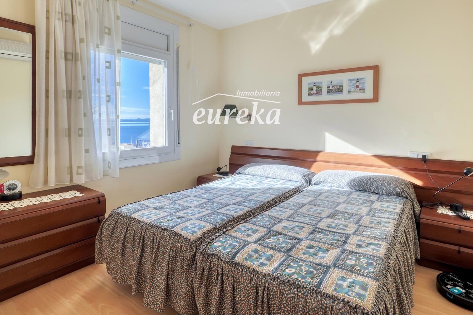 Flat for Sale in Roses
