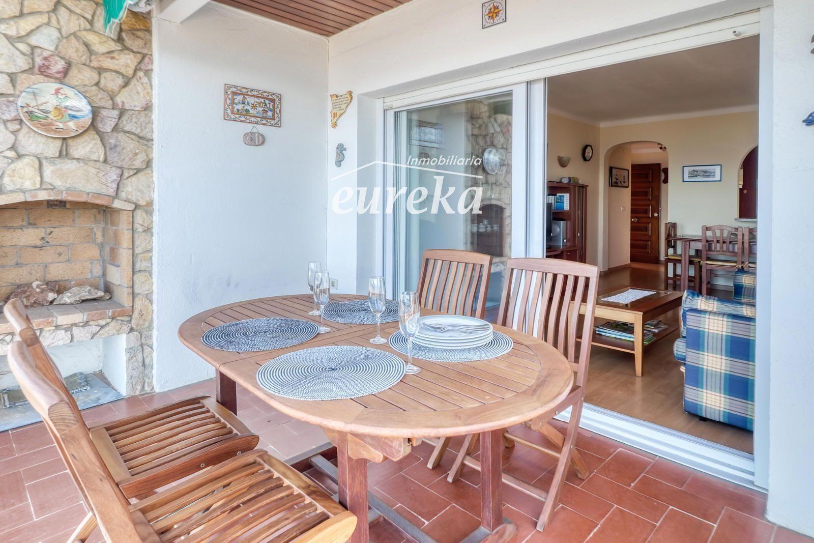 Flat for Sale in Roses