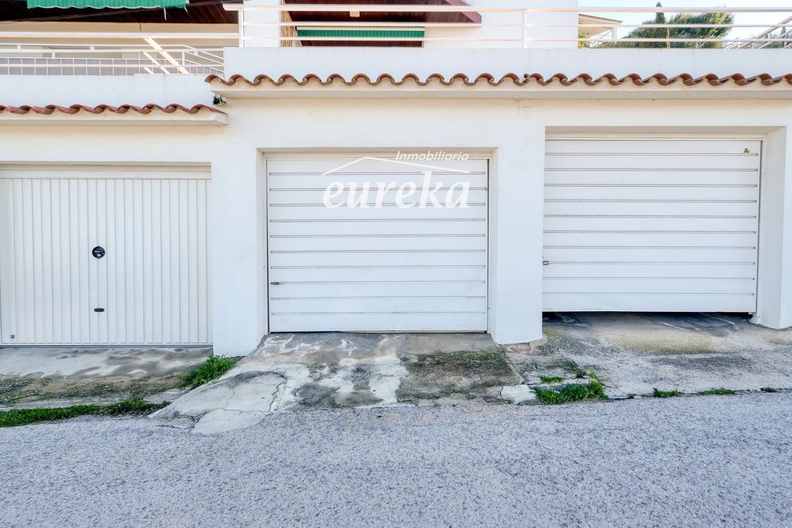 Flat for Sale in Roses