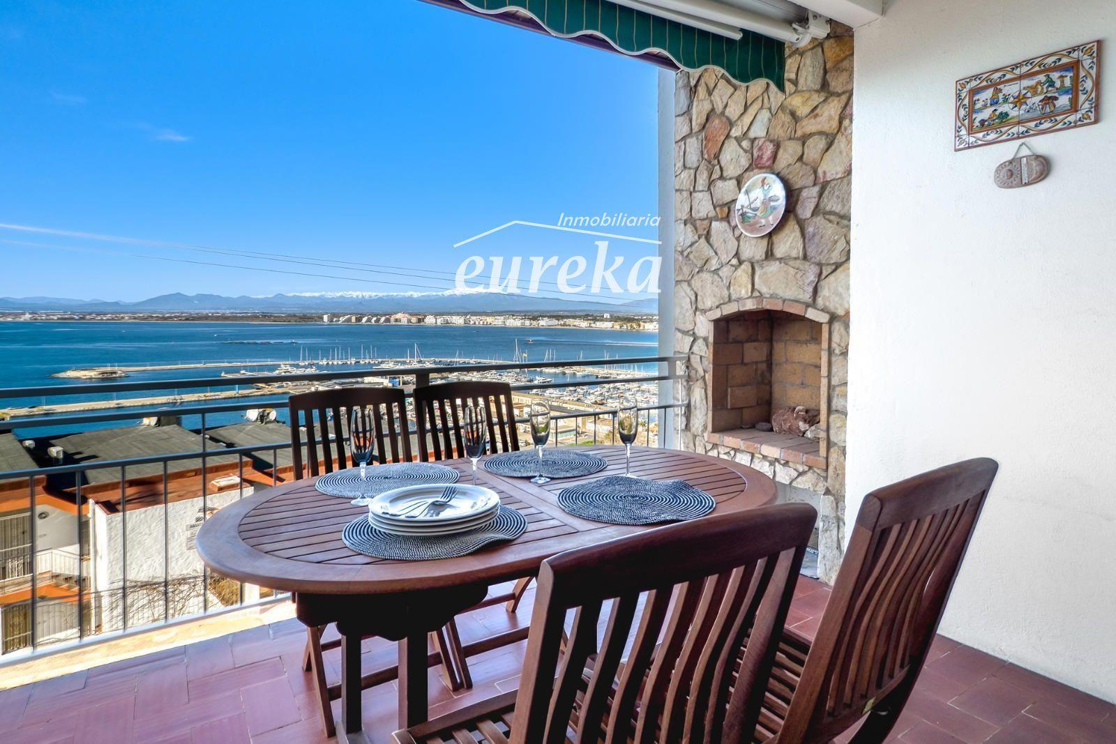 Flat for Sale in Roses