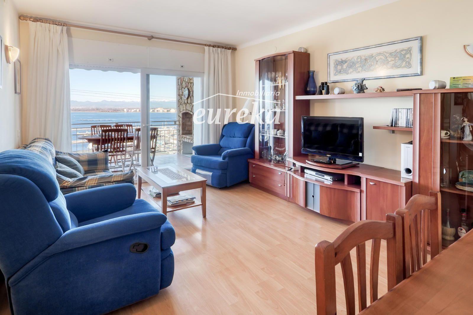 Flat for Sale in Roses