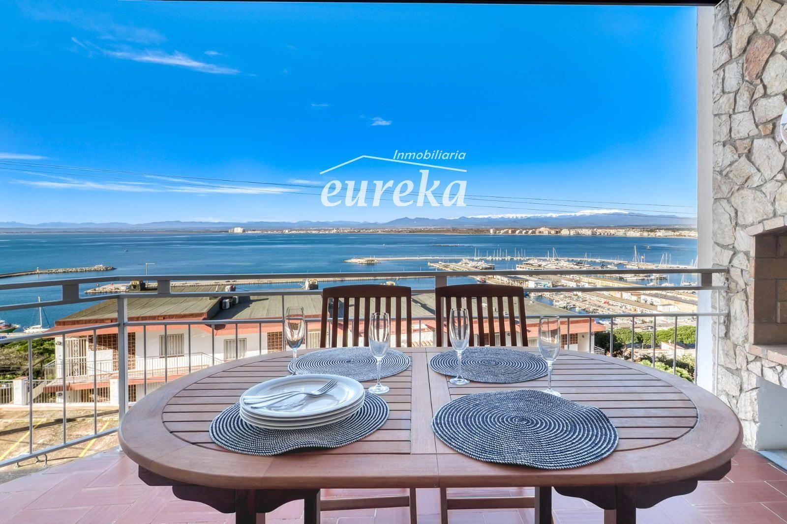 Flat for Sale in Roses