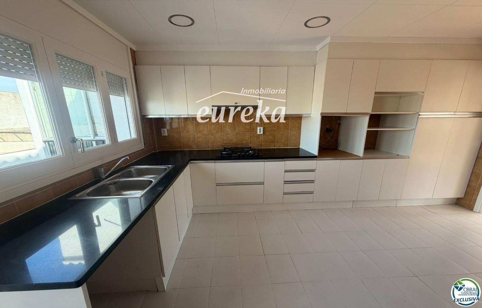 Flat for Sale in Roses