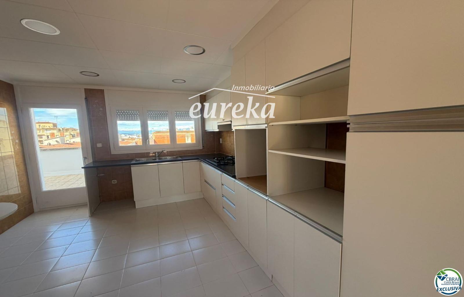 Flat for Sale in Roses