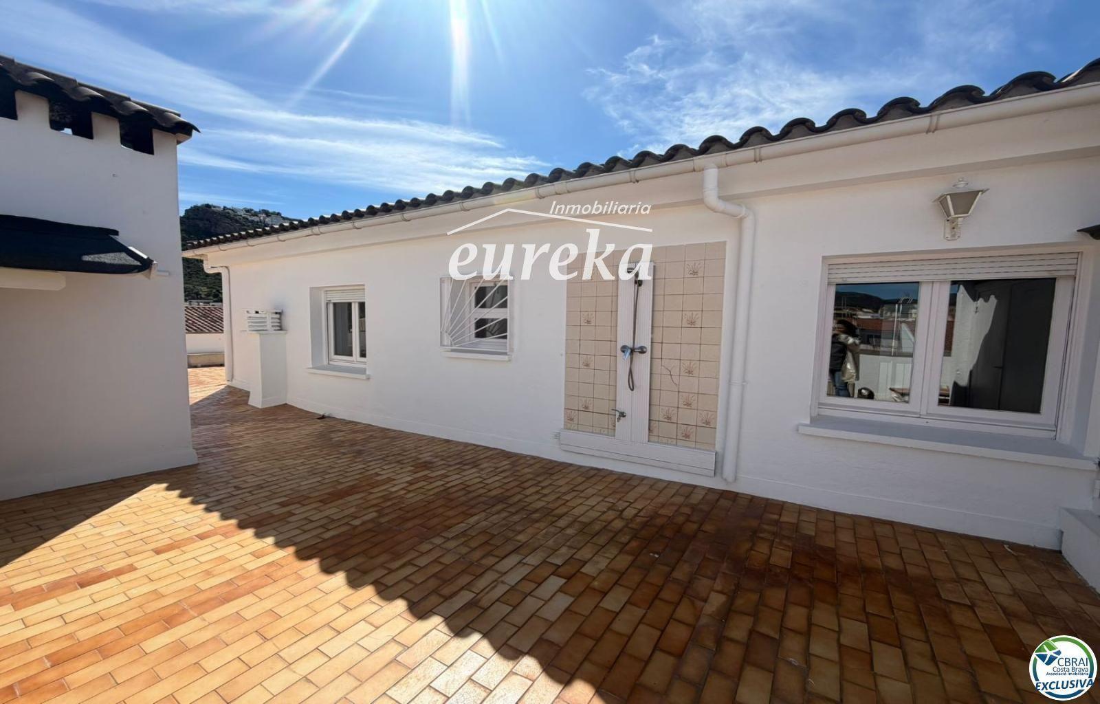 Flat for Sale in Roses