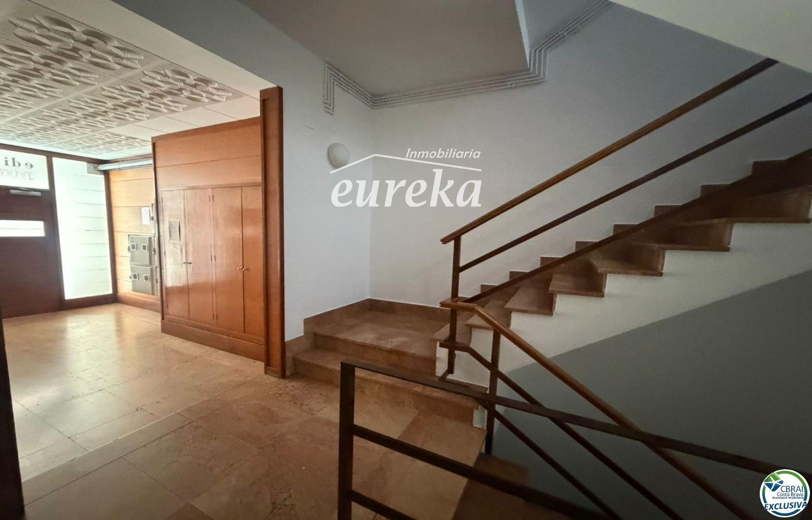 Flat for Sale in Roses