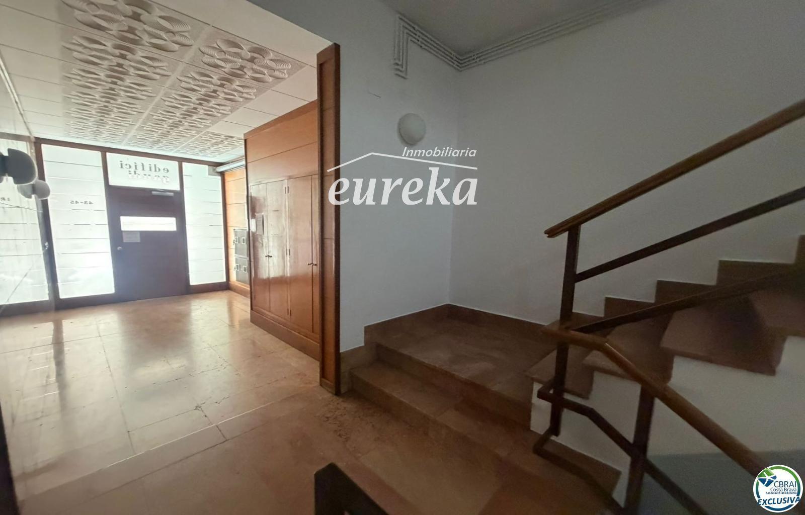 Flat for Sale in Roses