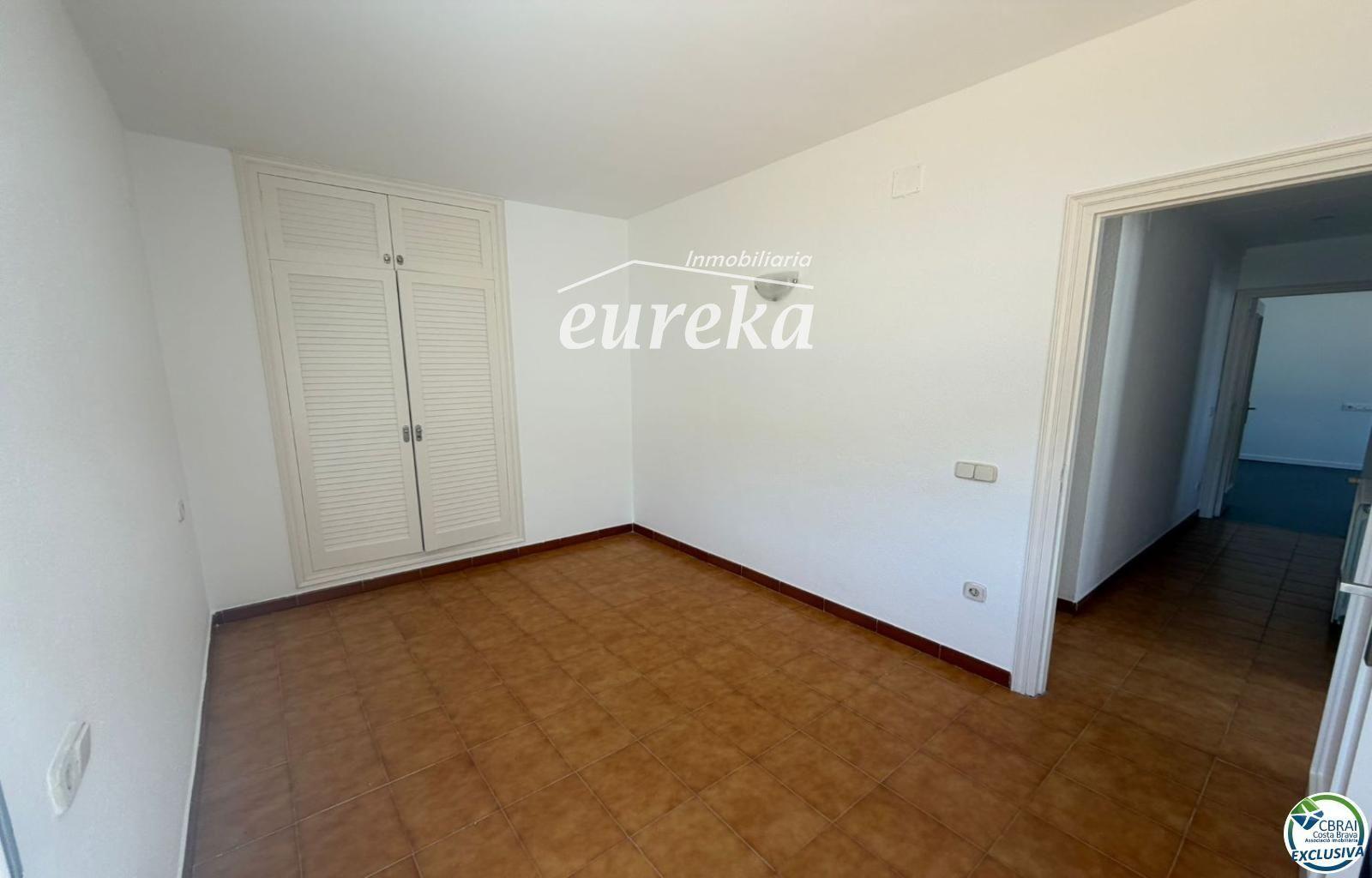 Flat for Sale in Roses