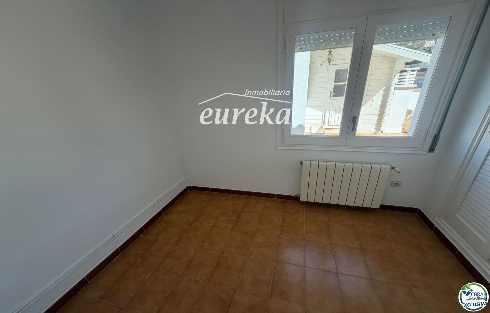 Flat for Sale in Roses